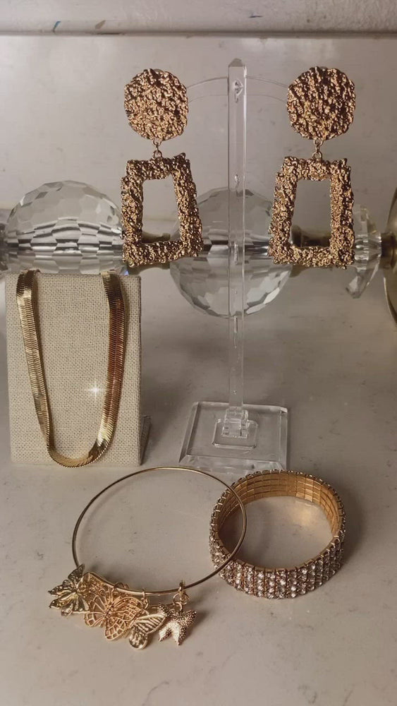 
            
                Load and play video in Gallery viewer, Gold Plated Skin Necklace
            
        