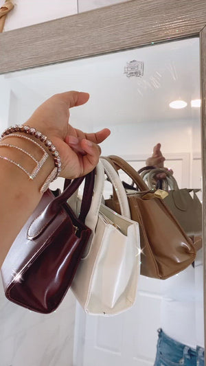 
            
                Load and play video in Gallery viewer, Maroon Classy Mini
            
        